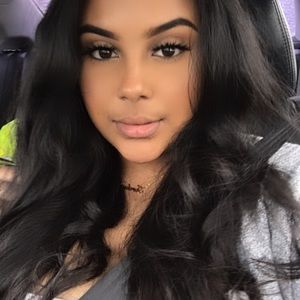 Meet your Posher, Shania